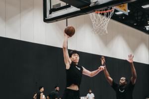 杨瀚森首轮？王健：得看单独试训的表现 内外因同时加持才有机会