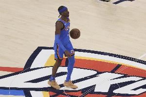 单赛季得分王+MVP+FMVP？亚历山大有望成历史第四人&比肩勾乔奥