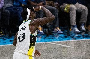 特纳：西亚卡姆经历过巅峰也熬过低谷 他的经验是无价的