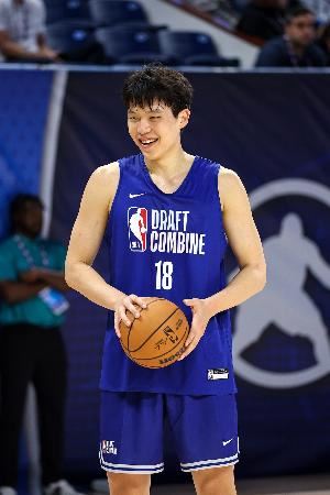 😍2期提升9名！老牌选秀网站模拟选秀更新：杨瀚森升至第35顺位