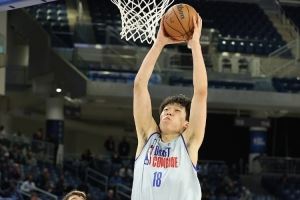 队记：杨瀚森打法像约基奇&或成绿军的备选 但出场时间可能有限