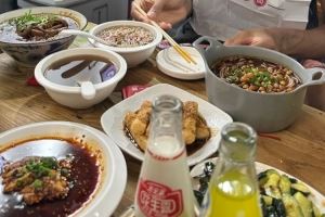 安排上了！文班社媒晒牛肉面&糍粑&花生露&北冰洋汽水