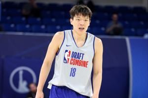 重磅媒体😍美联社模拟选秀：杨瀚森首轮第26顺位被篮网选中！