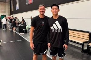 继续征程💪林葳晒出自己与前NBA球星德拉季奇合照：好玩