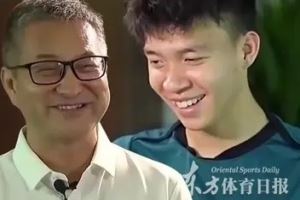 王钰栋与主持人谈打FIFA：你曼城应该踢不赢我利物浦，我英超冠军