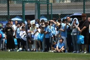 大连英博2025赛季首次球迷开放日圆满举行