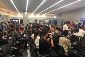 18强赛收官战！记者：国足赛前发布会媒体记者还是不少