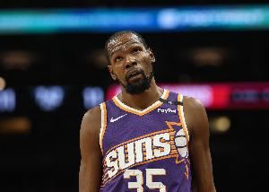 网友：你专门在网上搜自己然后找人吵架？ KD：是的 有什么问题吗