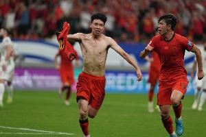 媒体人：王钰栋未来的国家队考验会更严峻，他需要担负起众人希望
